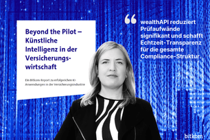 Das Bild zeigt die Chief Growth Officer von wealthAPI, Susanne Krehl, vor dem Titelblatt des Bitkom Whitepapers 